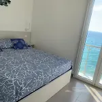 Apartment Vela D'oro Sul Mare *