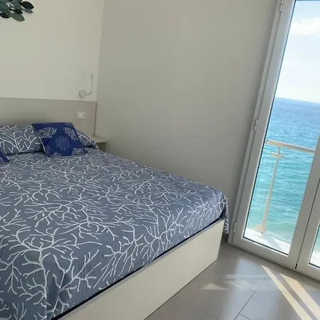 Daire Vela D'oro Sul Mare *